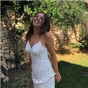 Studentessa laureata in Scienze Internazionali offre ripetizioni di Italiano, inglese, ma anche attività di doposcuola a studenti liceali, di scuola media ed elementari